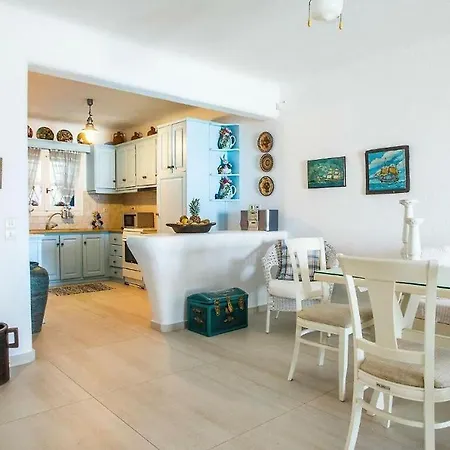 Сasa de vacaciones Mykonos Coastal Retreat - Giovanna's Beachfront Escape With Jacuzzi