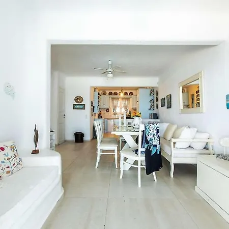 Mykonos Coastal Retreat - Giovanna's Beachfront Escape With Jacuzzi Сasa de vacaciones Mykonos Town