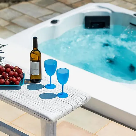 Mykonos Coastal Retreat - Giovanna's Beachfront Escape With Jacuzzi